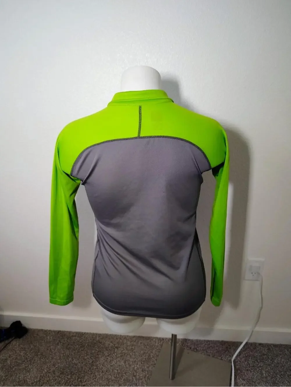 The North Face Mens US L Flashdry Neon Green Gray Long Sleve athletic Gym Unisex